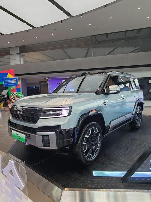 重庆100比亚迪方程豹硬派越野的爆款，英菲尼迪35周年与你共成长